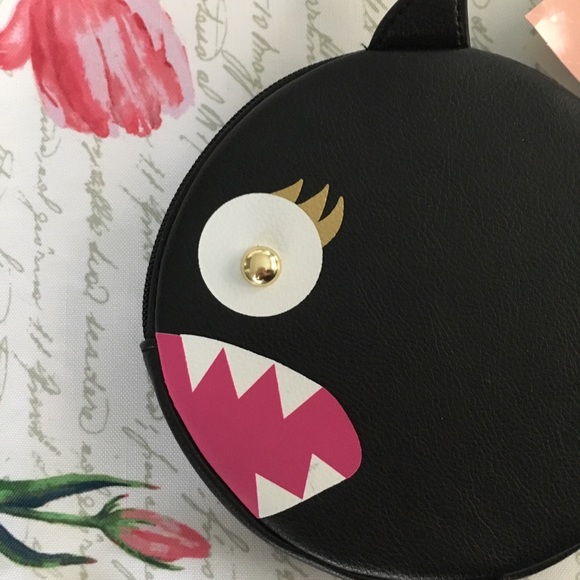 🎉Host Pick🎉 Betsey Johnson Wristlet Coin Purse - Picture 2 of 5